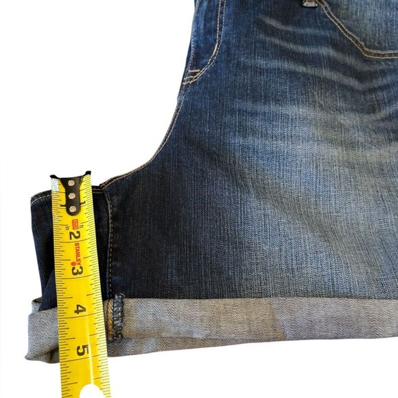 Torrid Keep It 100 5 Inch Rolled Hem Denim Shorts Womens Size 22 NWT - Picture 6 of 8